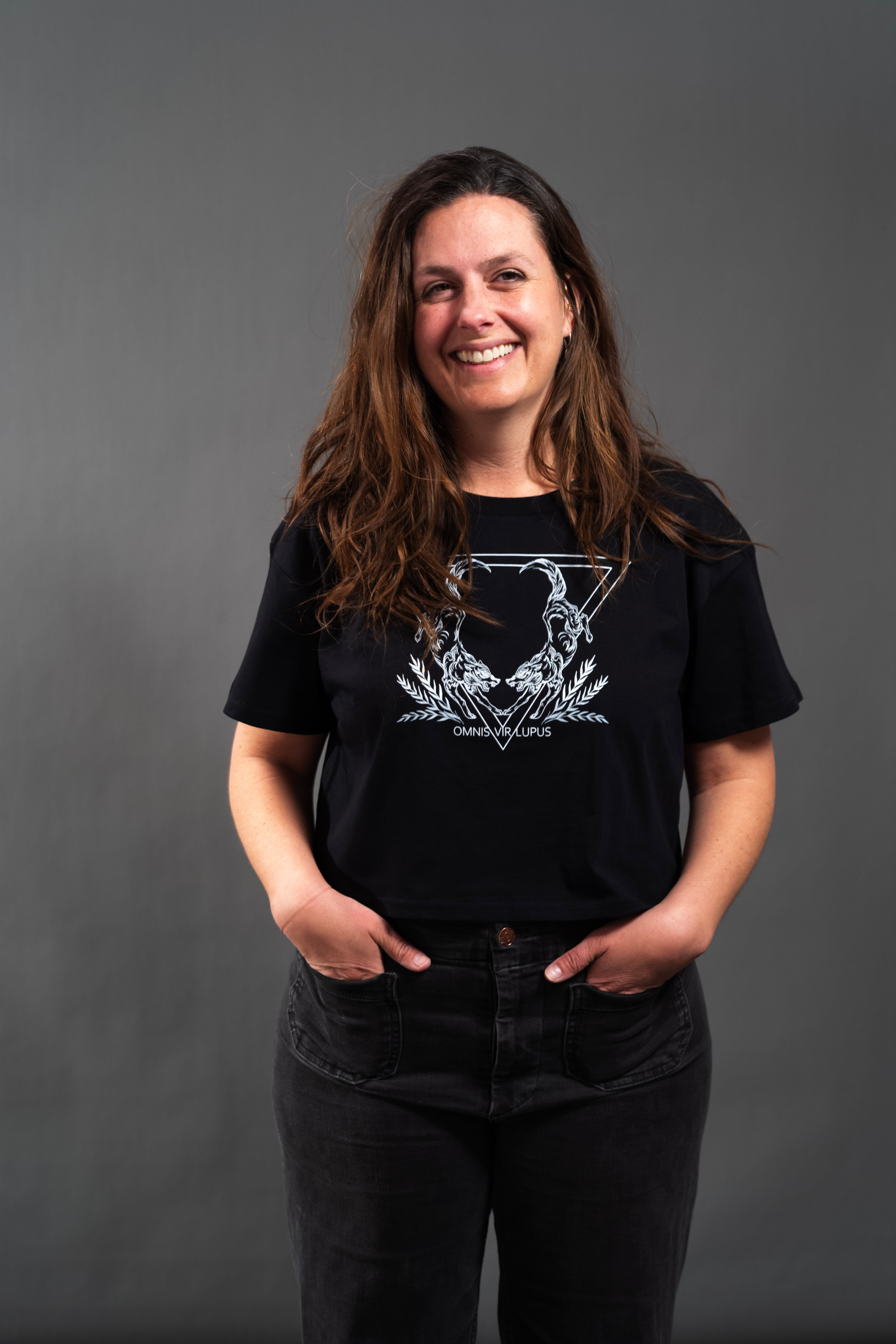 Omnis Vir Lupus Crop Shirt
