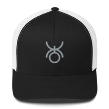 Load image into Gallery viewer, Grey sigil of the soldiers and police on black hat with white mesh
