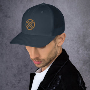 Navy hat with four brown triangles pointing inward with round edges making a circle